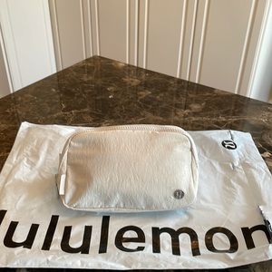 Lululemon Everywhere Belt Bag White Opal! NWT